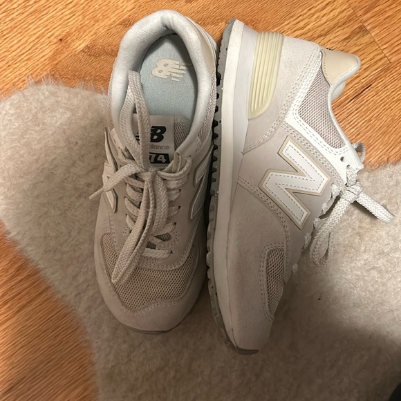 Women’s Sz. 6.5/Mens Sz. 5 New Balance 574 - Picture 1 of 6